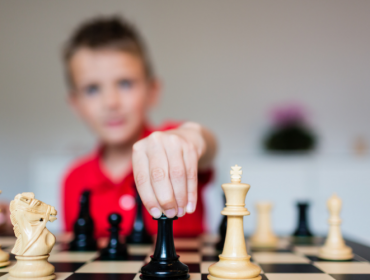 épanouissement des jeux d'échecs pour les enfants