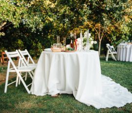 Pourquoi choisir une table ronde et comment choisir une nappe assortie ?