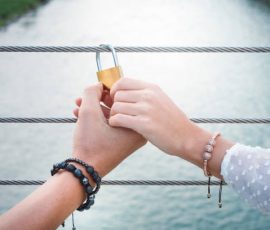 Comment choisir un bijou pour couple en fonction de votre budget ?