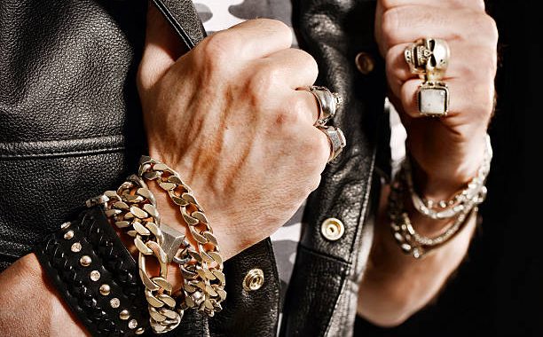 Combien de bijoux doit avoir un homme à disposition ?