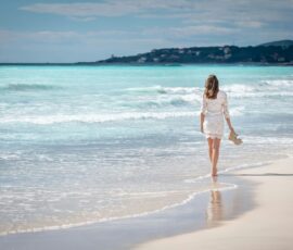 Trouver la robe de plage idéale : nos astuces et conseils