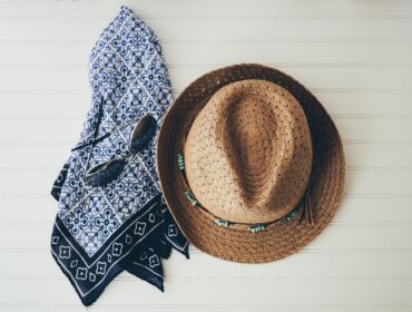 Le foulard en soie : l’accessoire mode incontournable pour relever votre style